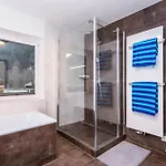 Apartmán Grosses Fuer 10 Personen Mit Kachelofen & Bergblick Lofer