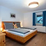 Apartmán Grosses Fuer 10 Personen Mit Kachelofen & Bergblick