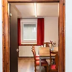 Grosses Fuer 10 Personen Mit Kachelofen & Bergblick Apartmán *