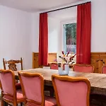 Grosses Fuer 10 Personen Mit Kachelofen & Bergblick Apartmán *