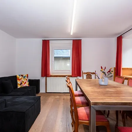 Berggefluester Apartament