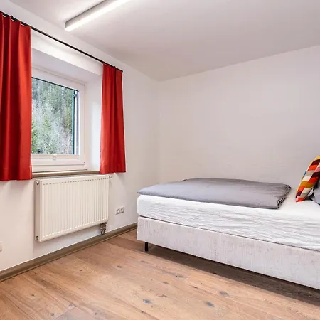 Berggefluester 公寓 *