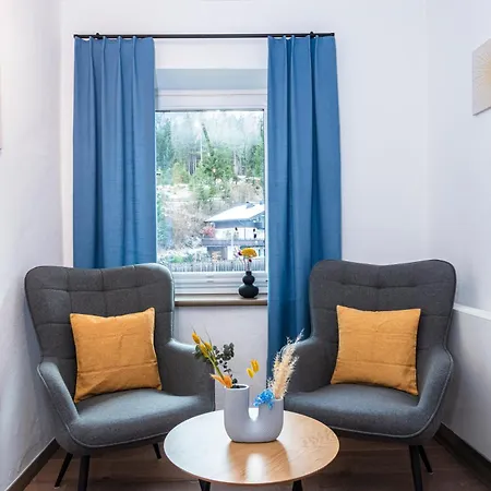 Grosses Fuer 10 Personen Mit Kachelofen & Bergblick 罗孚尔